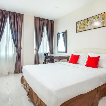 Sam Hotel Sitiawan Exterior foto
