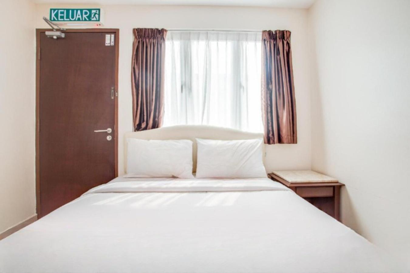 Sam Hotel Sitiawan Exterior foto