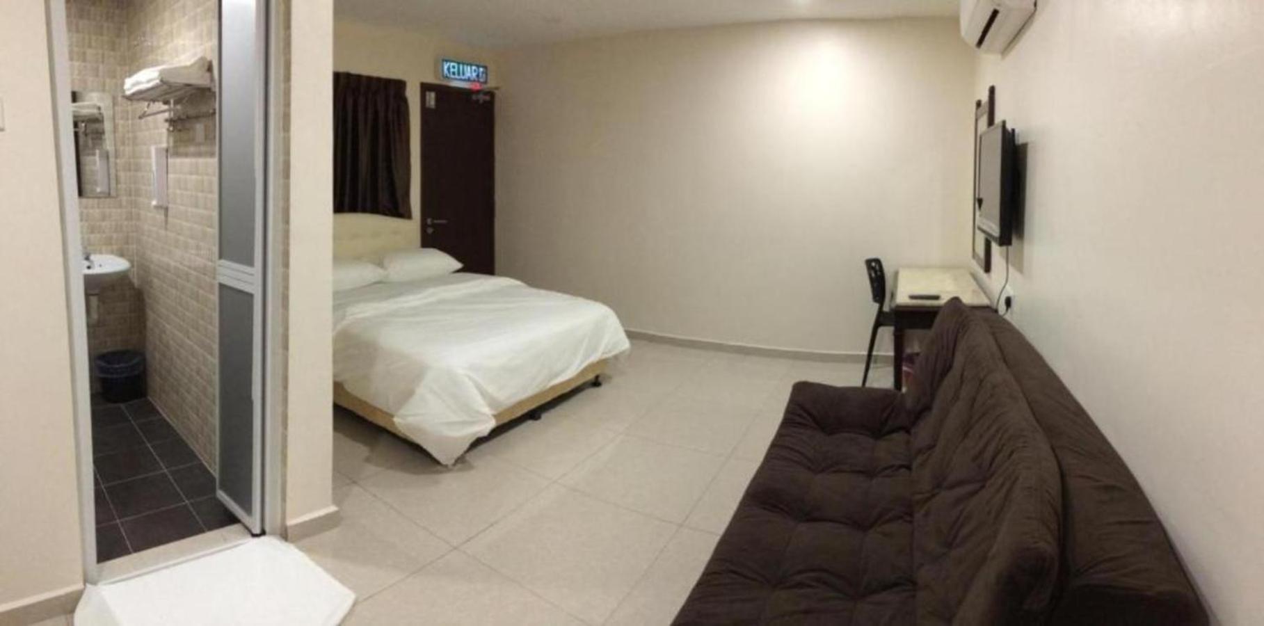 Sam Hotel Sitiawan Exterior foto